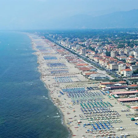 Leonardo By Interhome Daire Viareggio